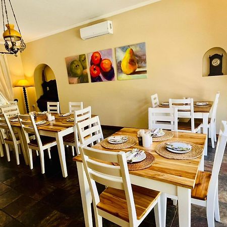 17 On Bird Guest House Бофорт Уест Екстериор снимка