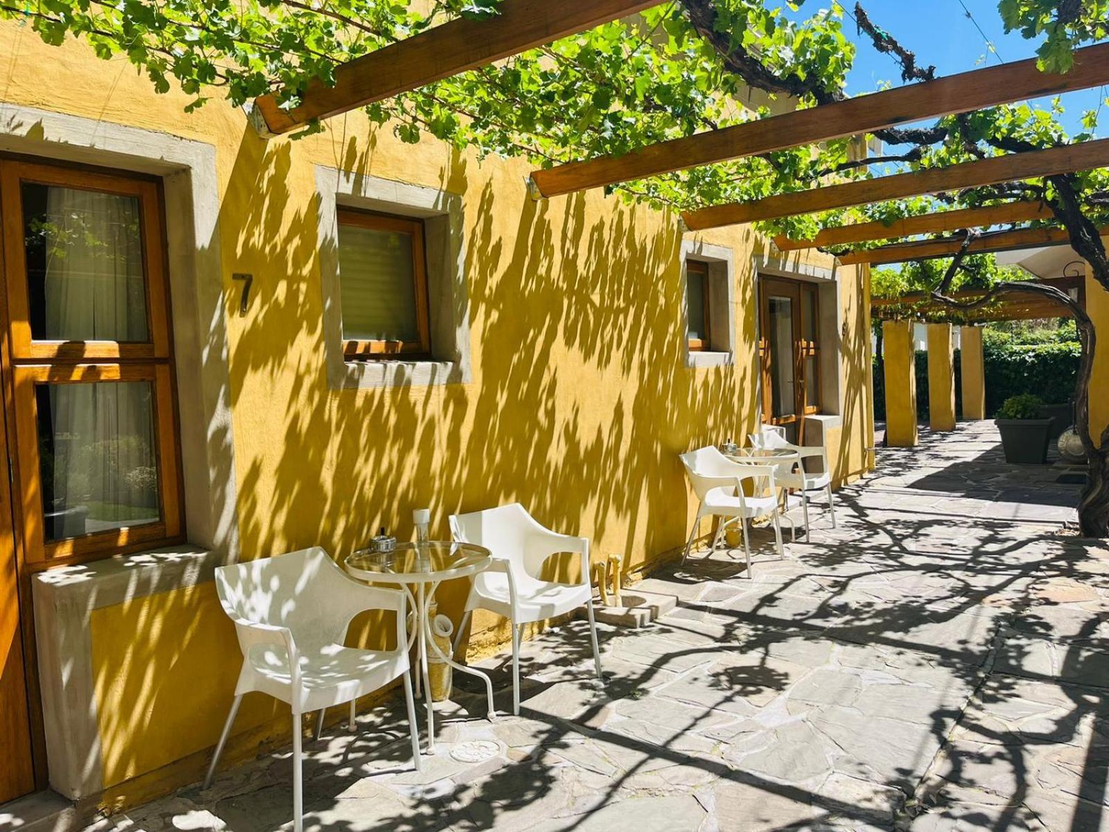 17 On Bird Guest House Бофорт Уест Екстериор снимка