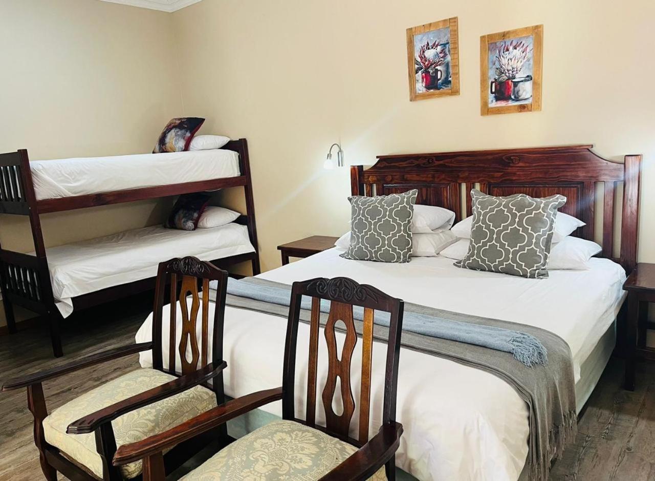 17 On Bird Guest House Бофорт Уест Екстериор снимка