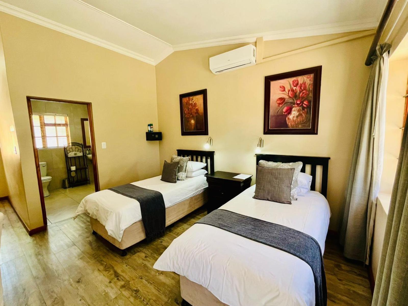 17 On Bird Guest House Бофорт Уест Екстериор снимка