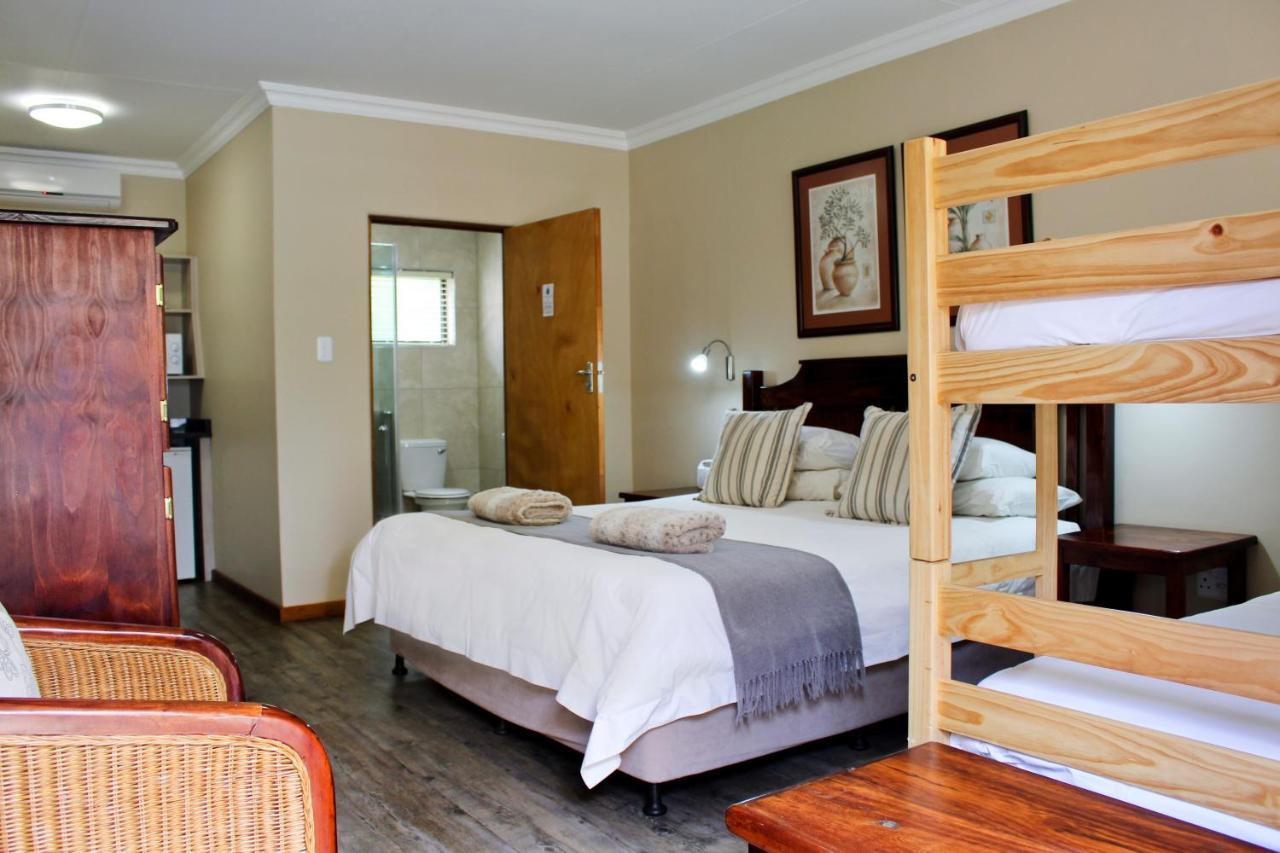 17 On Bird Guest House Бофорт Уест Екстериор снимка