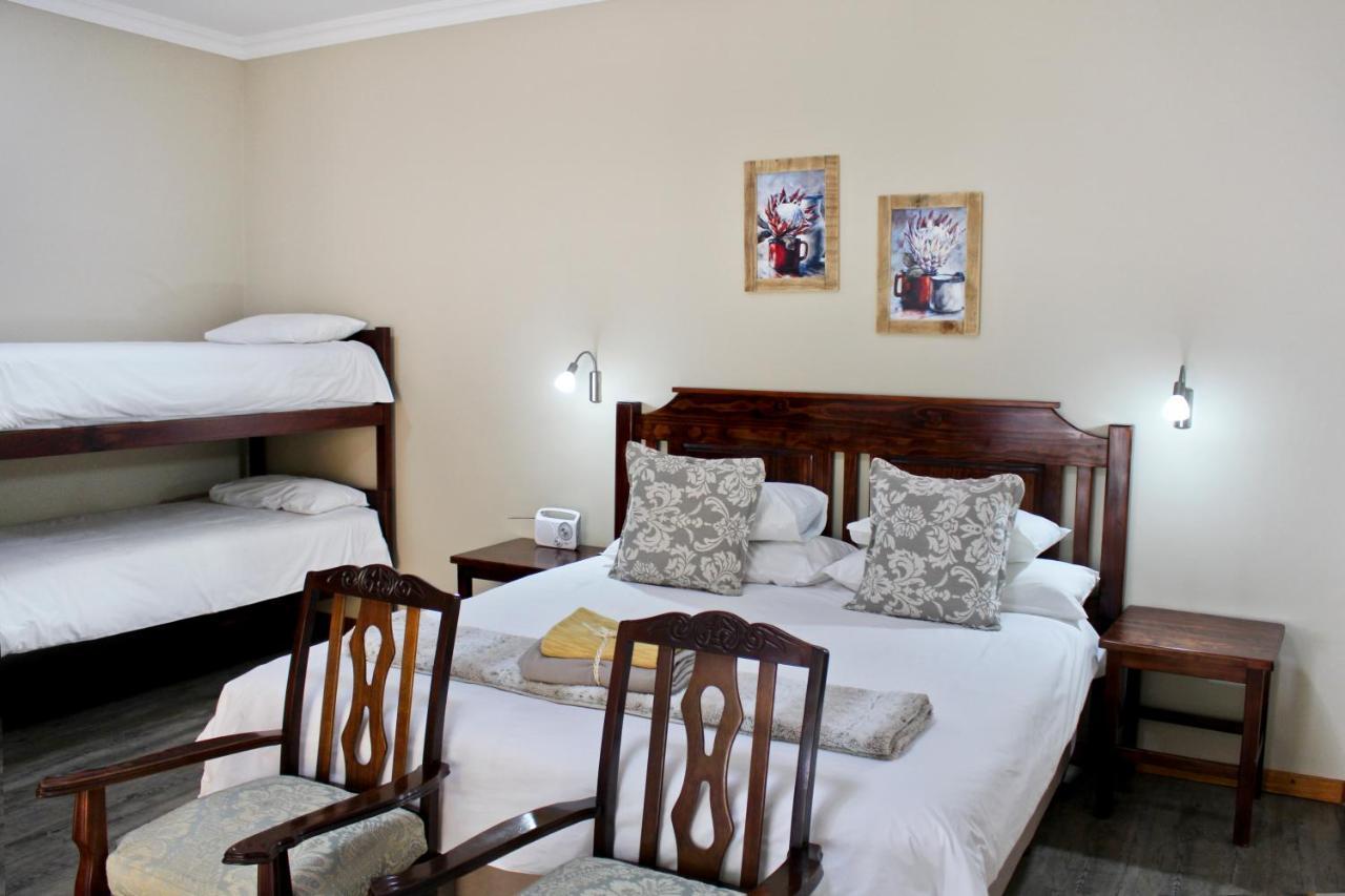 17 On Bird Guest House Бофорт Уест Екстериор снимка